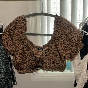 Leopard Print Puff Sleeve Crop Top